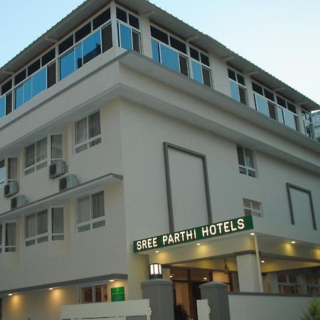 Sreeparthi Hotel Puttaparthi Exterior foto