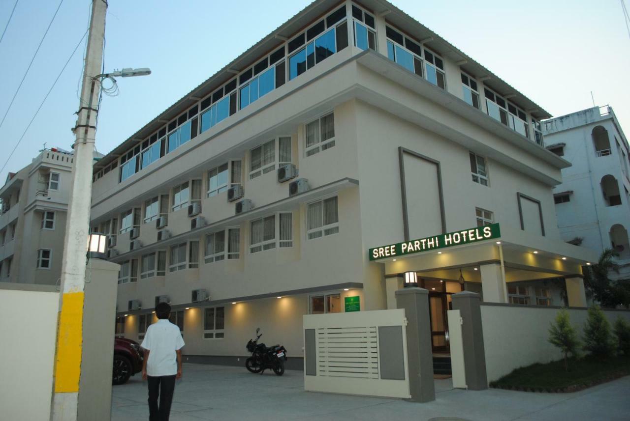 Sreeparthi Hotel Puttaparthi Exterior foto